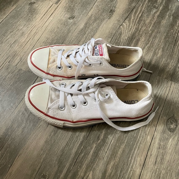 Gently used Converse sneakers size 6 - Picture 3 of 4